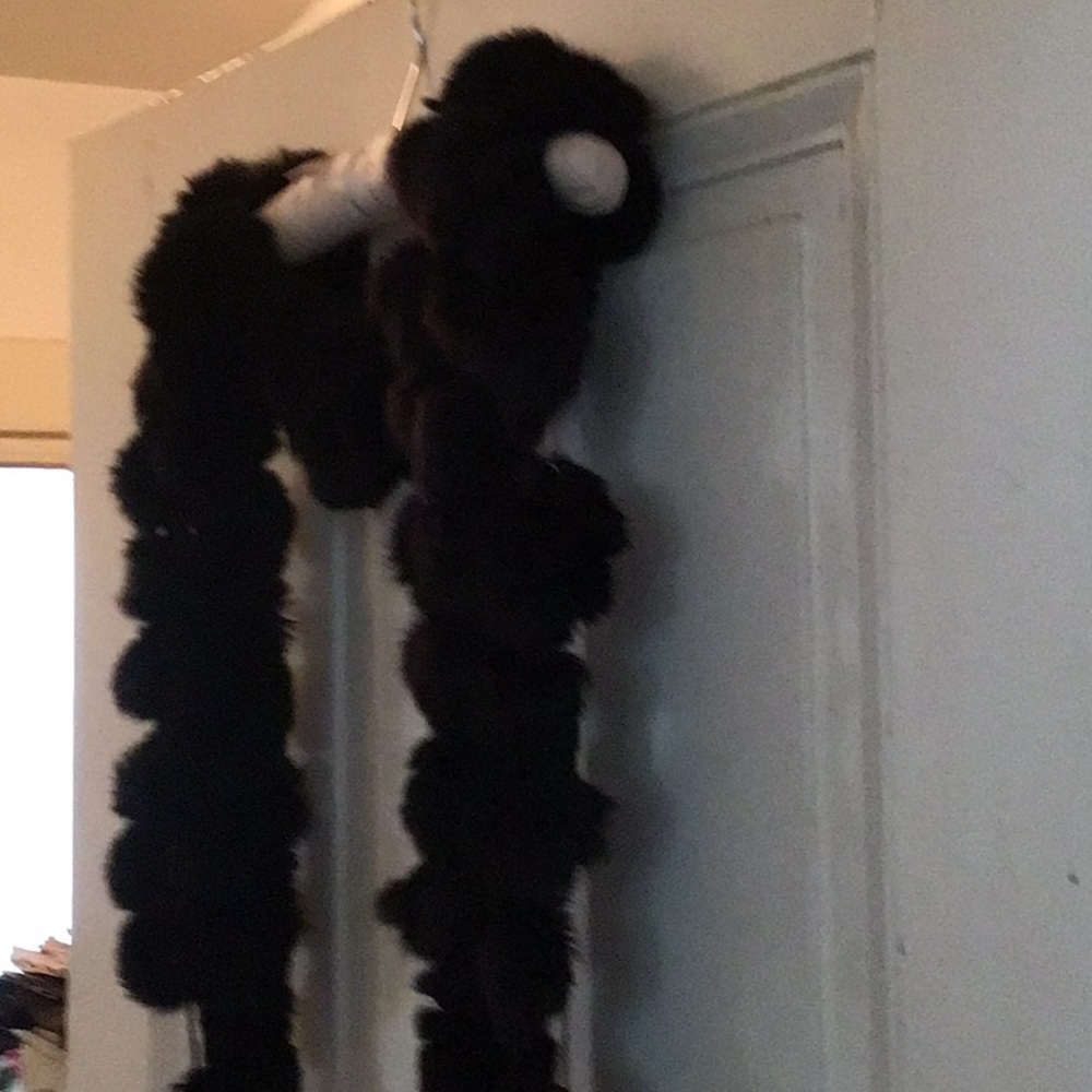 Fur boa, 59”